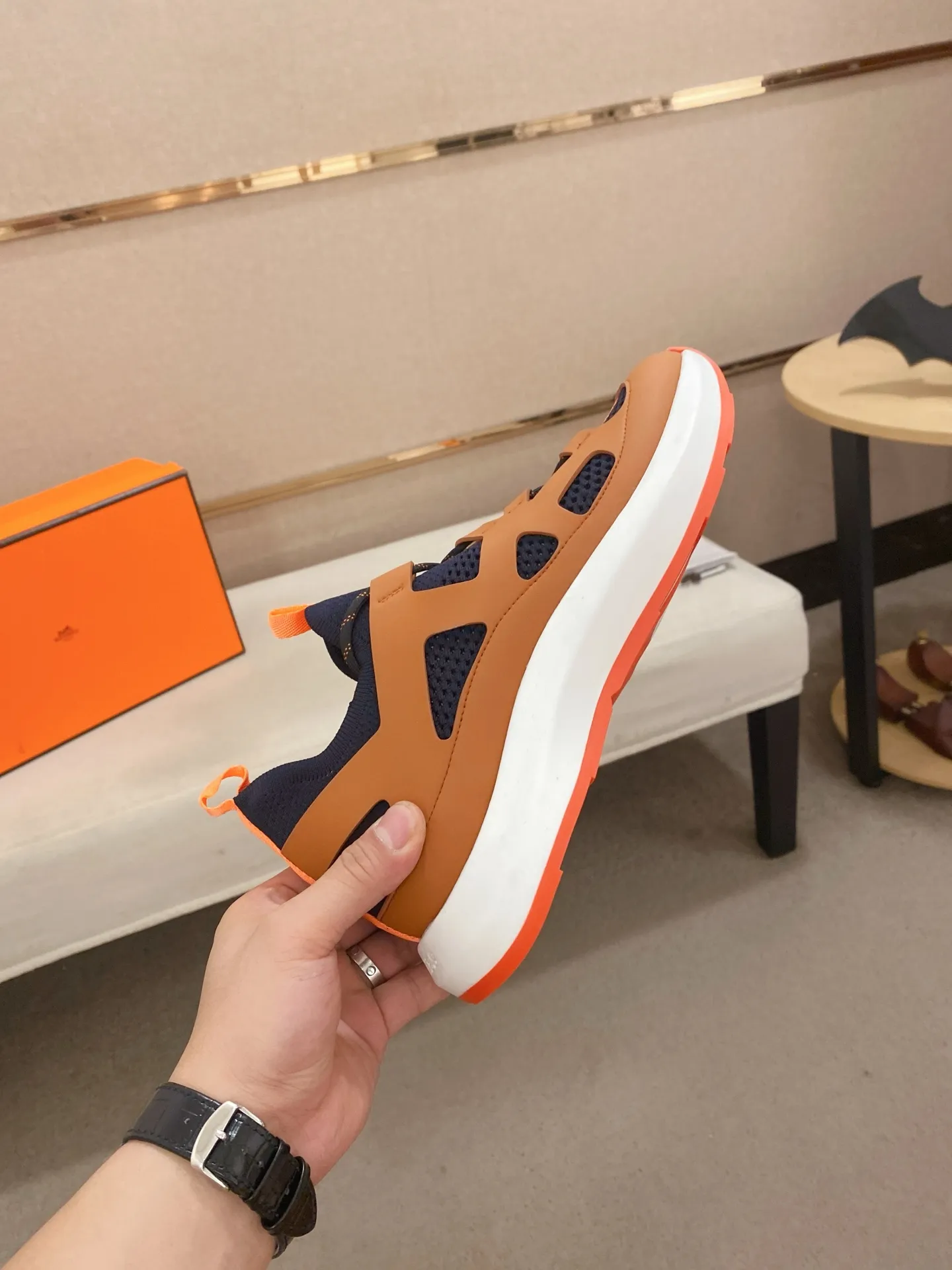 Men's clothing and shoes💰: 660💰《HERMES》【Classic Original Version】Hermès; Top 🔝 Purchasing Agency 🔍🔍Men’s latest 🇺🇸 counters are on sale simultaneously, original imported from Italy ▲▲Silk cowhide with breathable fabric ▲▲ (high-end and expensive Qi·Grade) Exquisite workmanship (Italian 🇮🇹Imported water-dyed 🐂cowhide lining) Sole: Original sole provided by the original factory, ⚠️Exclusive double-layer activity·TPR·Rubber·Combined molded outsole; Super·comfortable·wear-resistant·non-slip·environmental protection The real thing is more beautiful when photographed (high quality, following orders). You can enter and leave the counter at will * Number of yards: 38·39·40·41·42·43·44·45